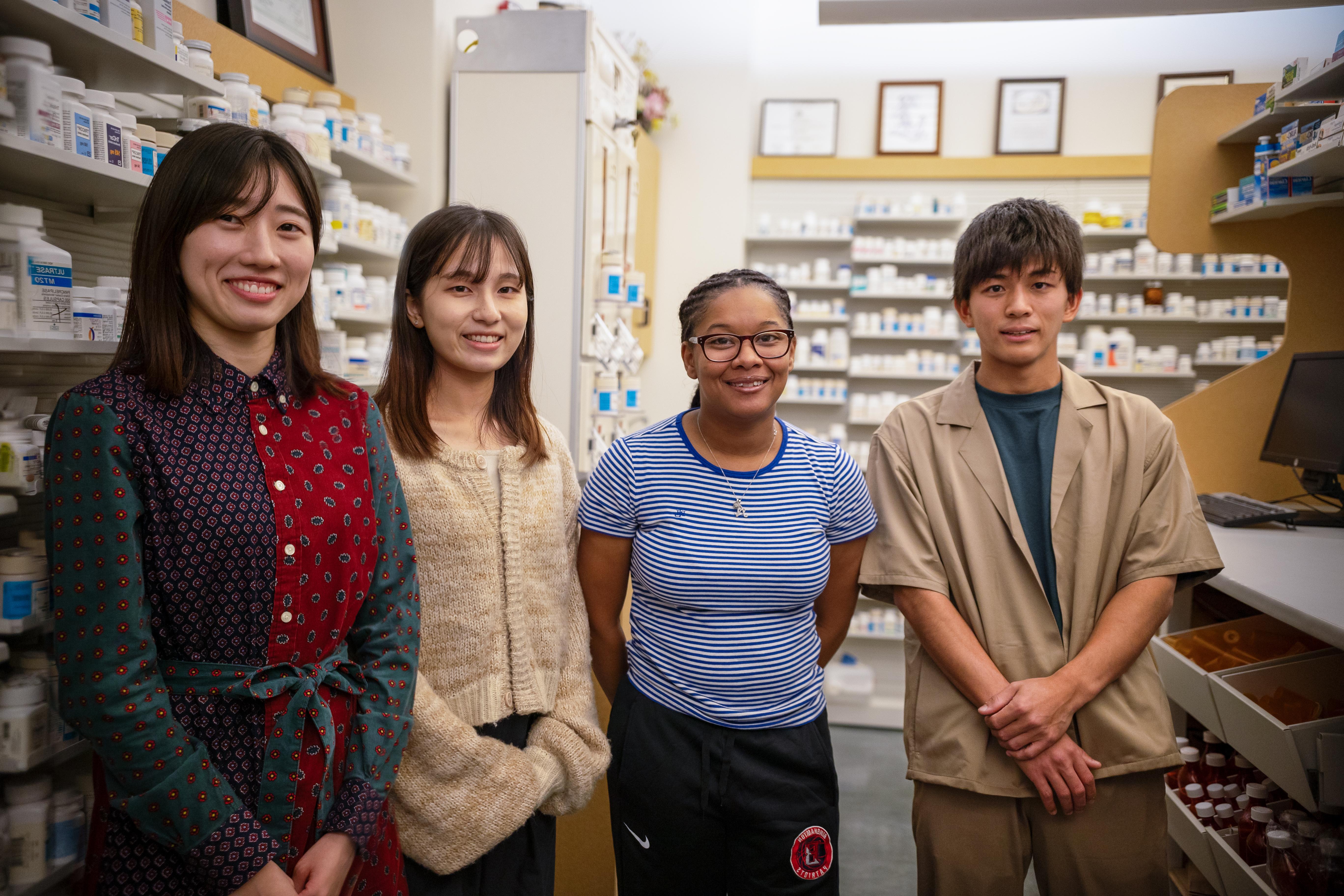 左至右:Tsutsui Kaito, Atalya Morgan, nhikawa和Ayaka Yamada